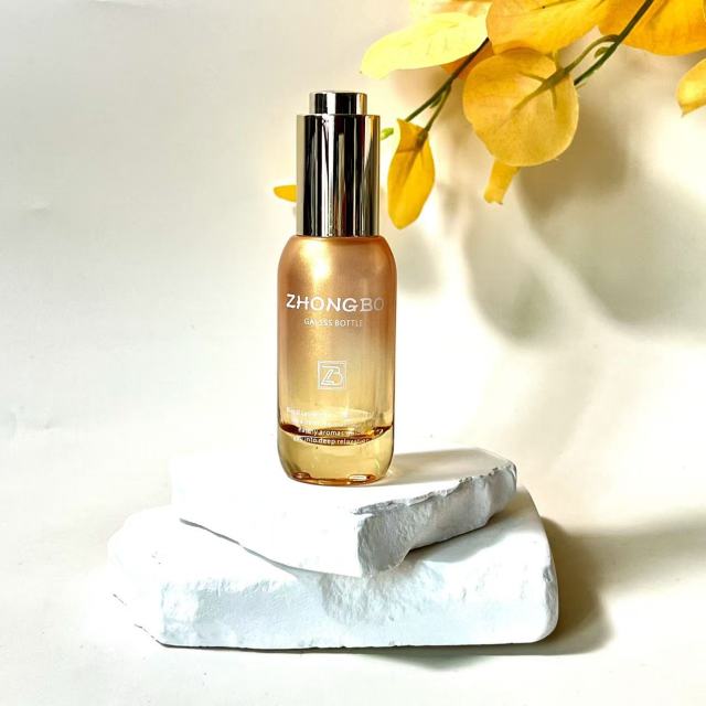 ESSENTIAL OIL BOTTLE