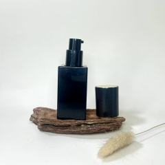 FOUNDATION LIQUID BOTTLE