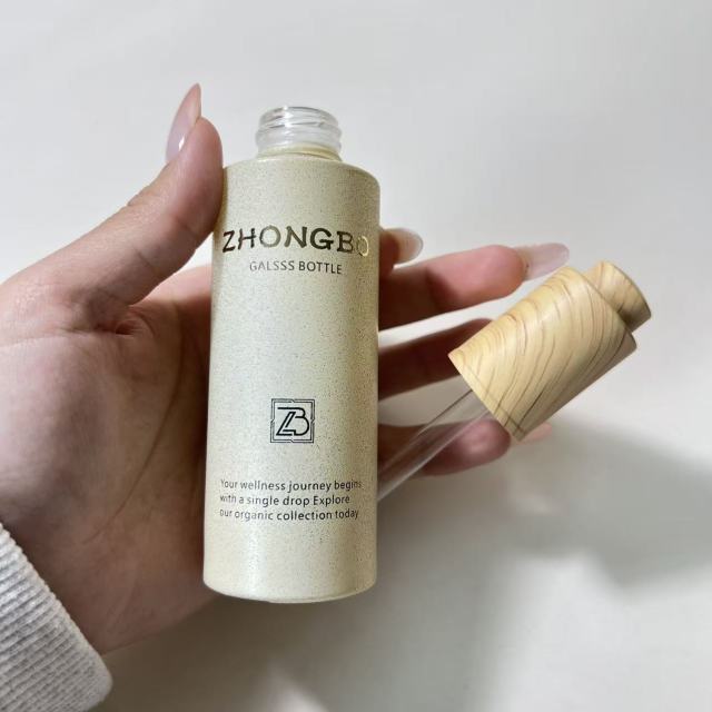 ESSENTIAL OIL BOTTLE