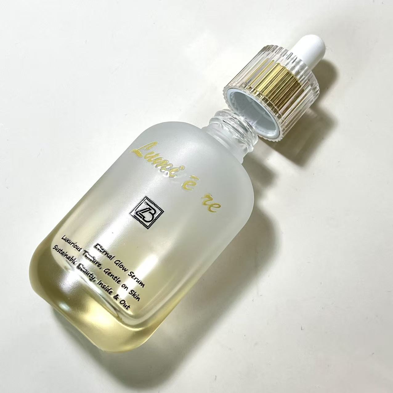 ESSENTIAL OIL BOTTLE