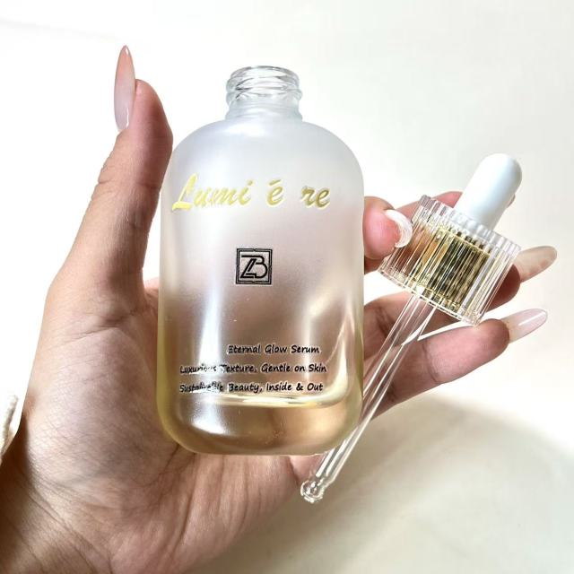ESSENTIAL OIL BOTTLE