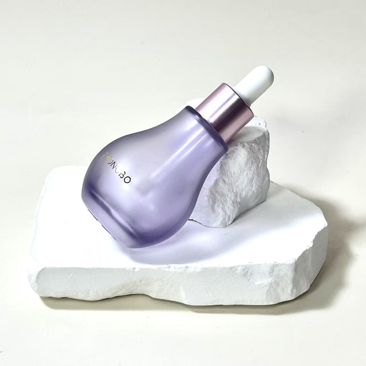 ESSENTIAL OIL BOTTLE