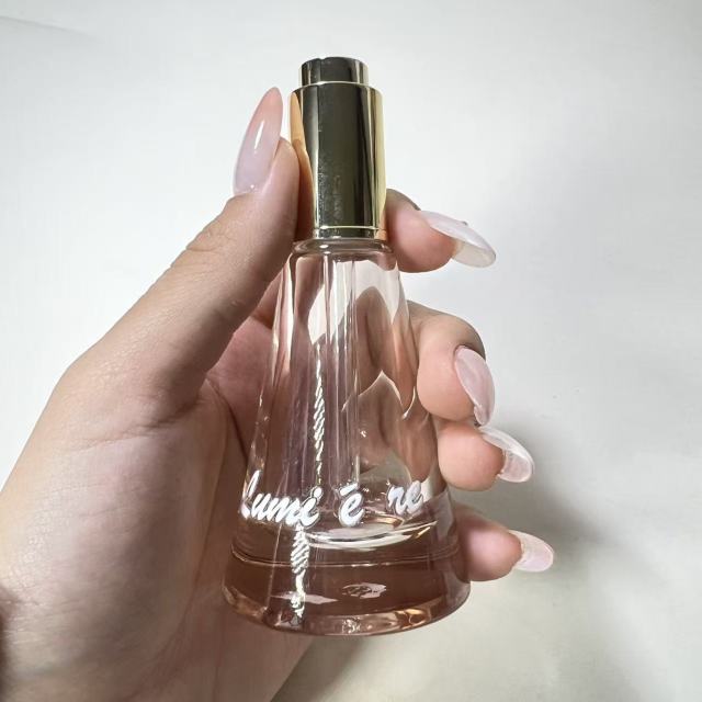 ESSENTIAL OIL BOTTLE