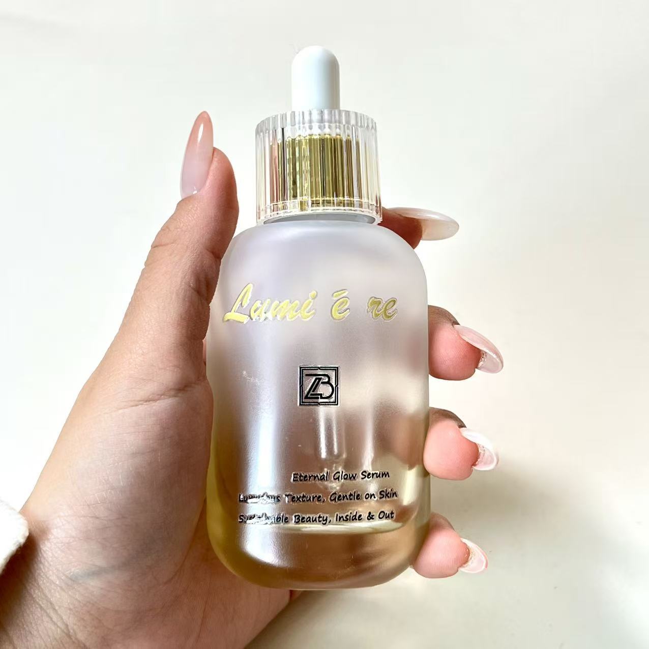 ESSENTIAL OIL BOTTLE