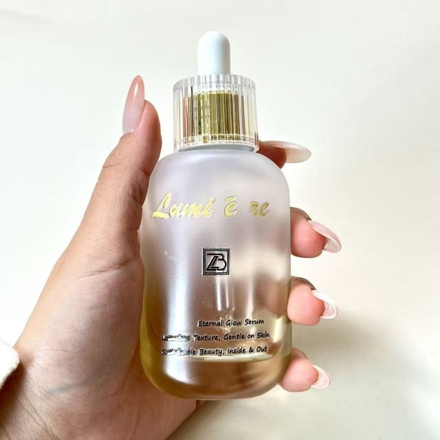 ESSENTIAL OIL BOTTLE