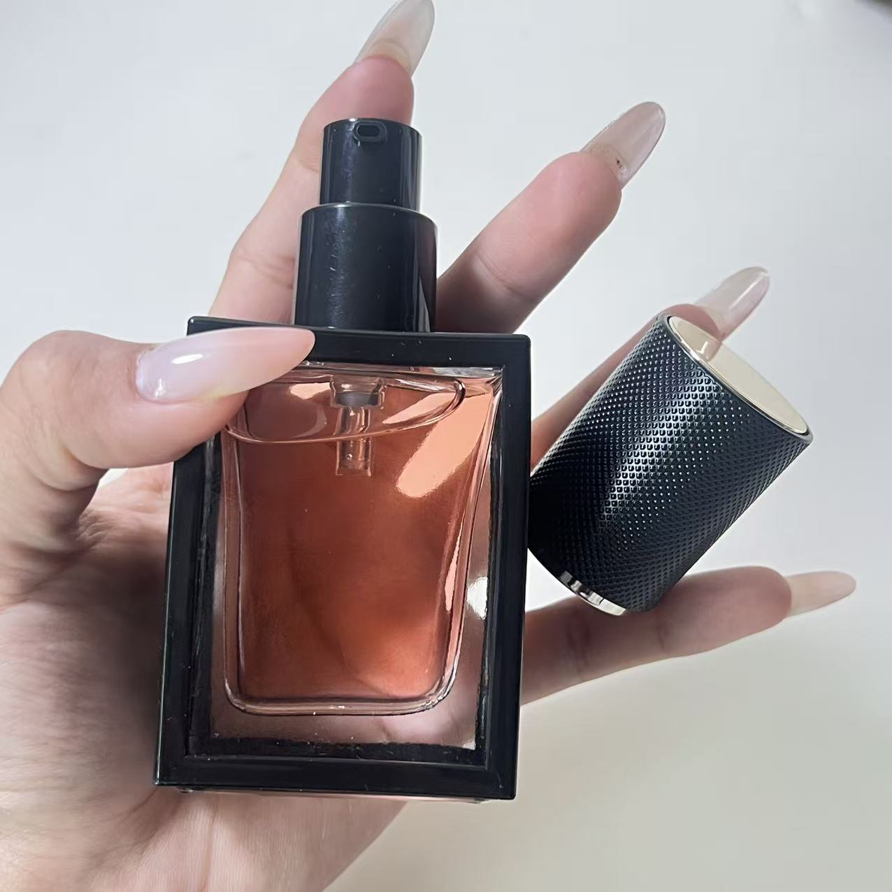 FOUNDATION LIQUID BOTTLE