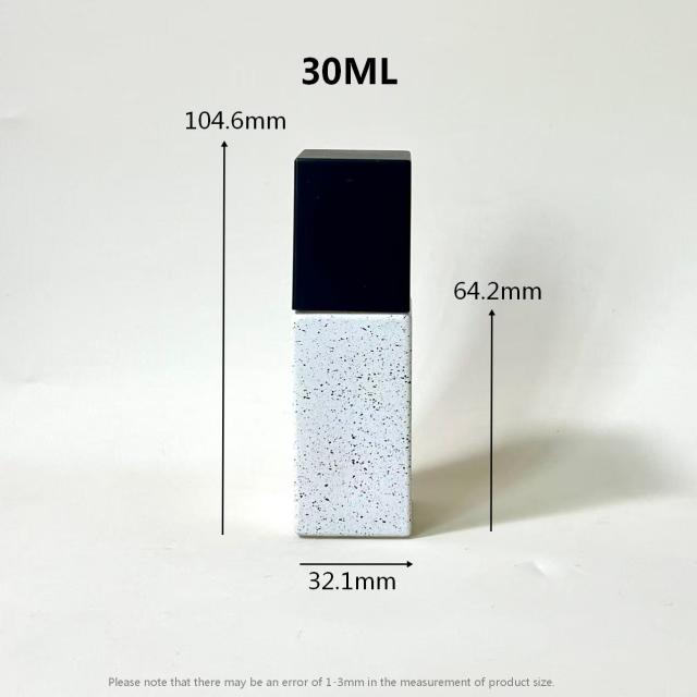 FOUNDATION LIQUID BOTTLE