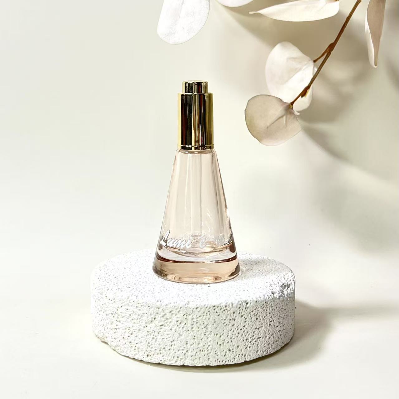 ESSENTIAL OIL BOTTLE