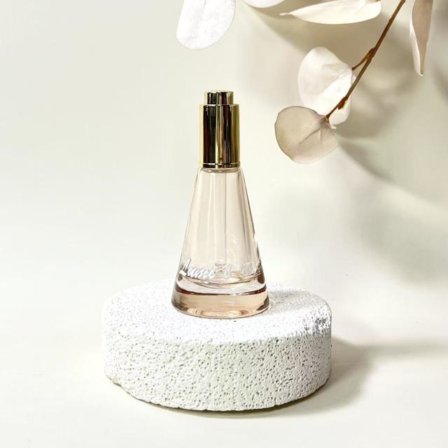 ESSENTIAL OIL BOTTLE