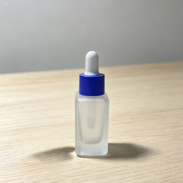 ESSENTIAL OIL BOTTLE