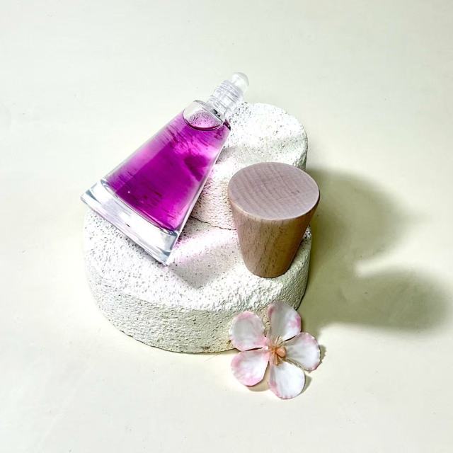 ESSENTIAL OIL BOTTLE (Roll On)