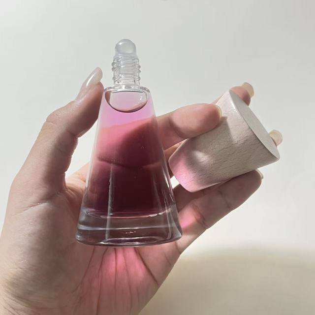 ESSENTIAL OIL BOTTLE (Roll On)