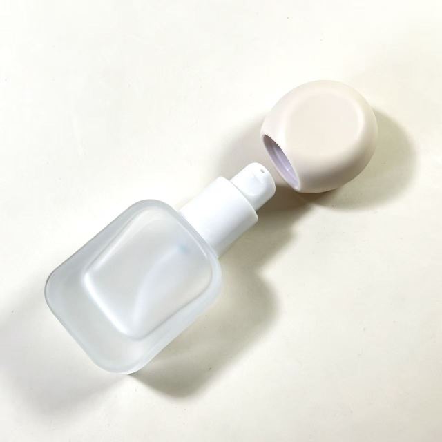 FOUNDATION BOTTLE