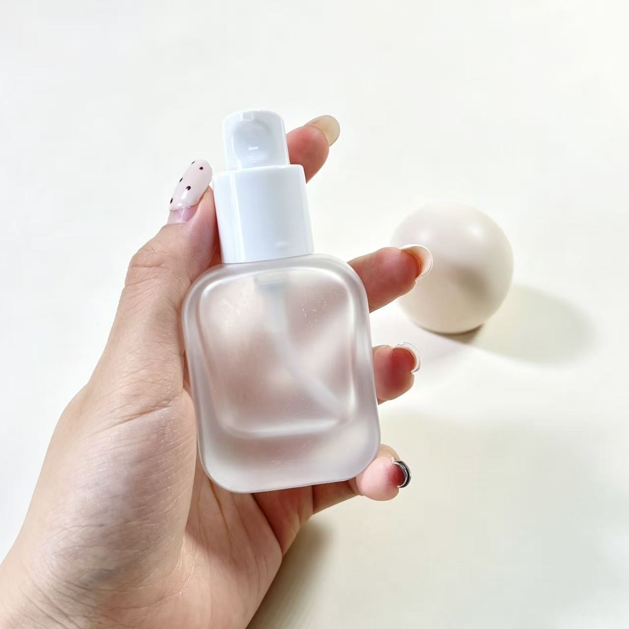 FOUNDATION BOTTLE
