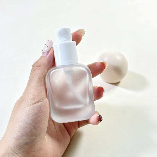 FOUNDATION BOTTLE