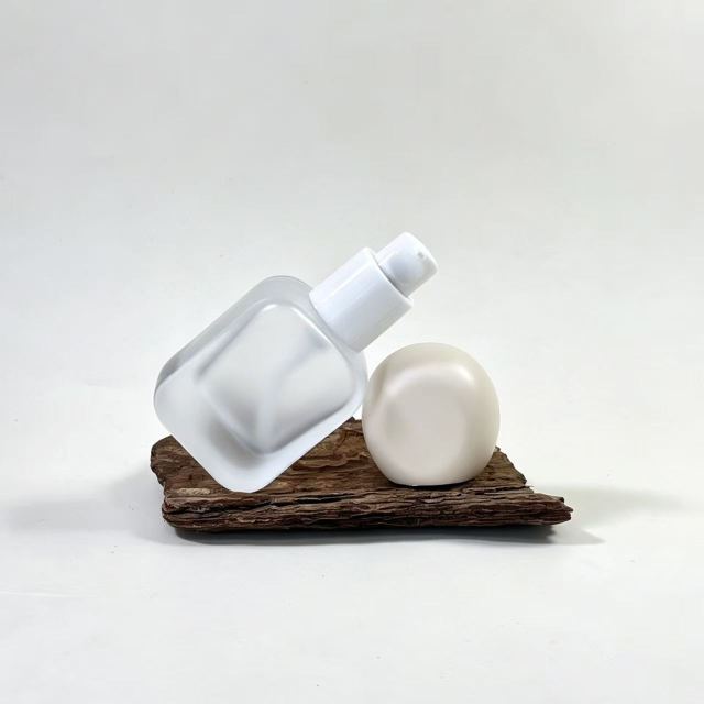FOUNDATION BOTTLE