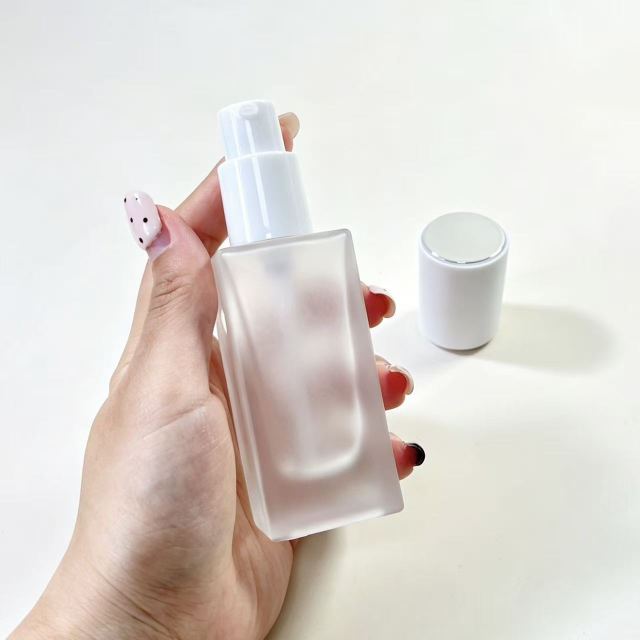FOUNDATION BOTTLE