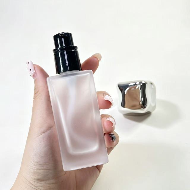 FOUNDATION BOTTLE