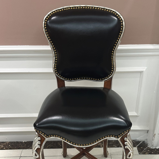 ,MY SHOP,Solid Wood Bar Stool – Oil Wax Leather Seat for Comfortable and Stylish Bar Seating,foshan furniture factory,custom Furniture factory,china furniture factory