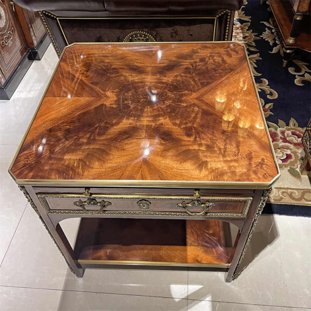 ,MY SHOP,British Classic Solid Wood Square Corner Table – A Practical and Stylish Addition to Living Room Decor,foshan furniture factory,custom Furniture factory,china furniture factory