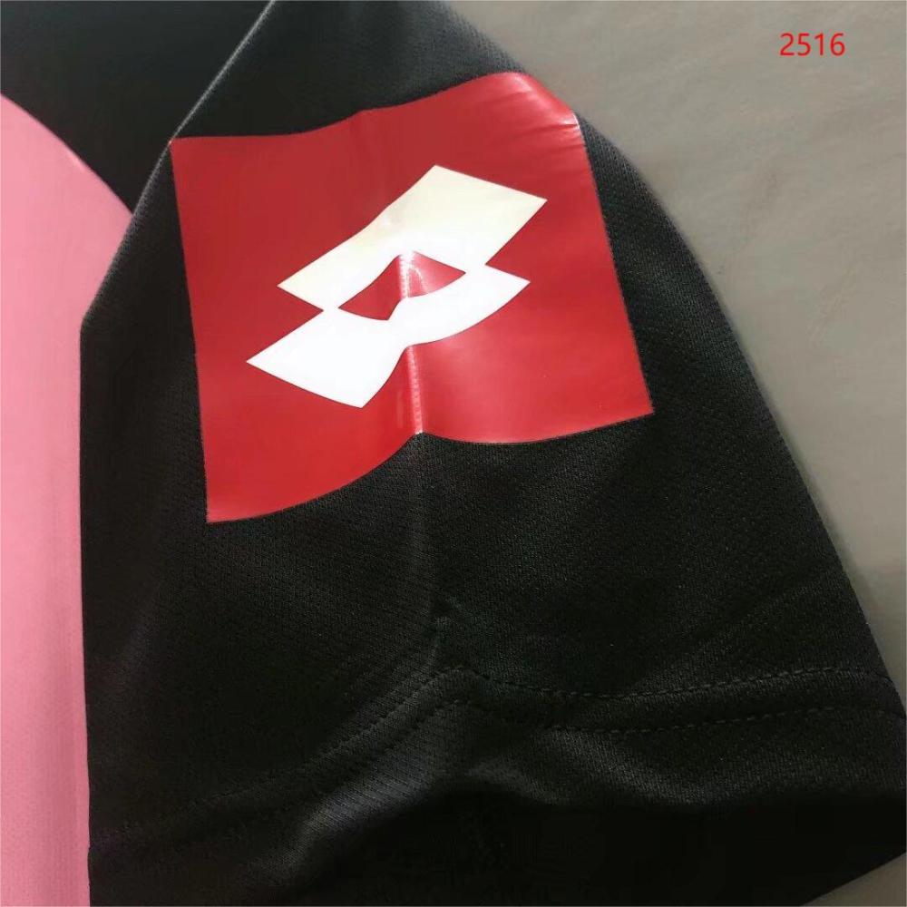retro 2002-03 Juventus black and pink football jersey