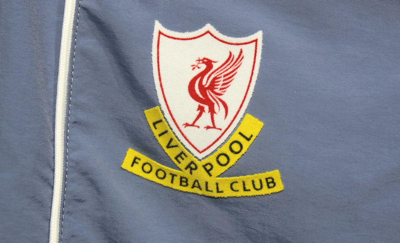 Player Retro Liverpool Windbreaker Kit