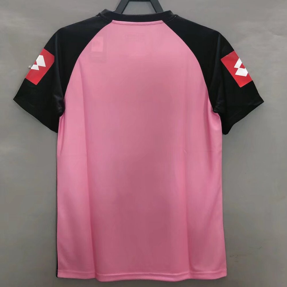 retro 2002-03 Juventus black and pink football jersey