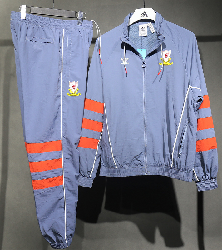 Player Retro Liverpool Windbreaker Kit