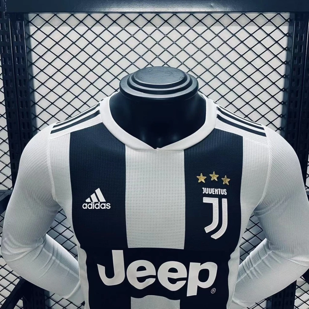 Retro Player 2018-19 Juventus Home Long Sleeve football jersey retro