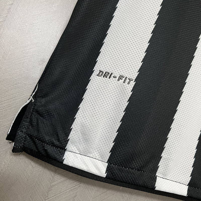 Retro 2010-11 Juventus home PIRLO DEL PIERO PEPE IAQUINTA Football jersey retro