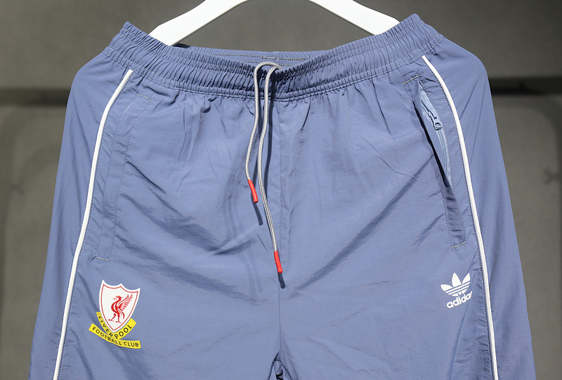 Player Retro Liverpool Windbreaker Kit