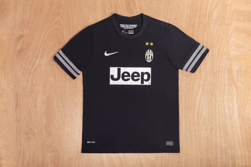 Retro 2012-13 Juventus away football jersey Retro
