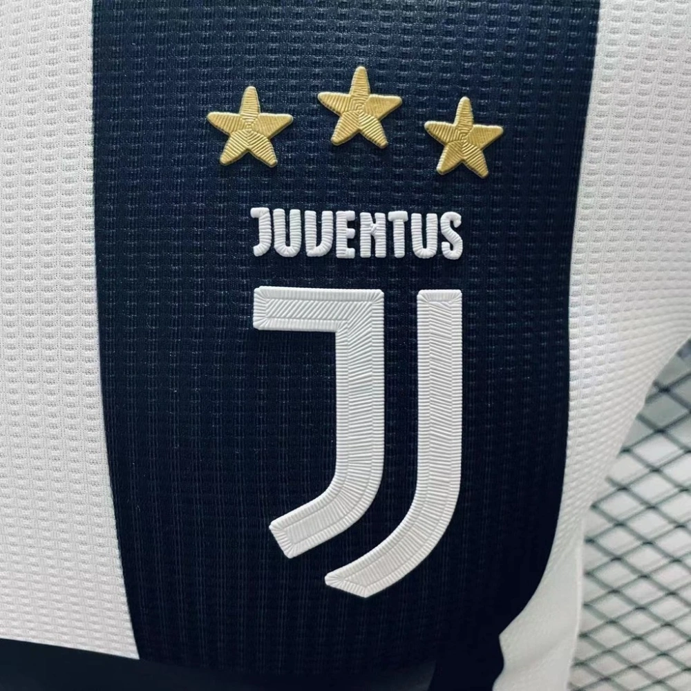 Retro Player 2018-19 Juventus Home football jersey retro