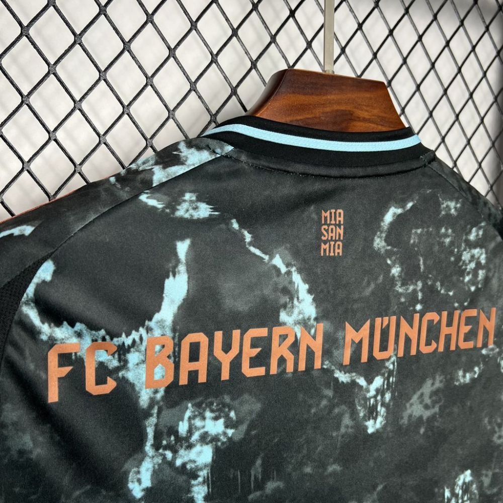 2024-25 Bayern Munchen Away football jersey