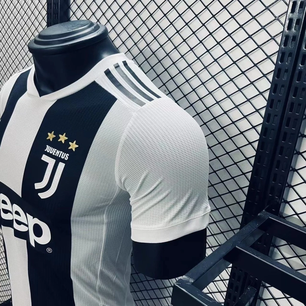 Retro Player 2018-19 Juventus Home football jersey retro