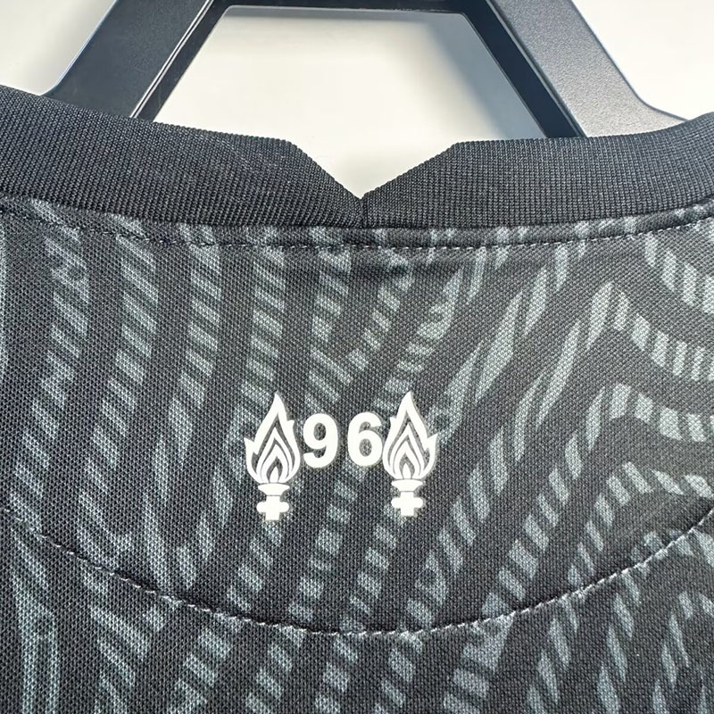 Retro 2020-21 Liverpool Black goalkeeper Football jersey Retro
