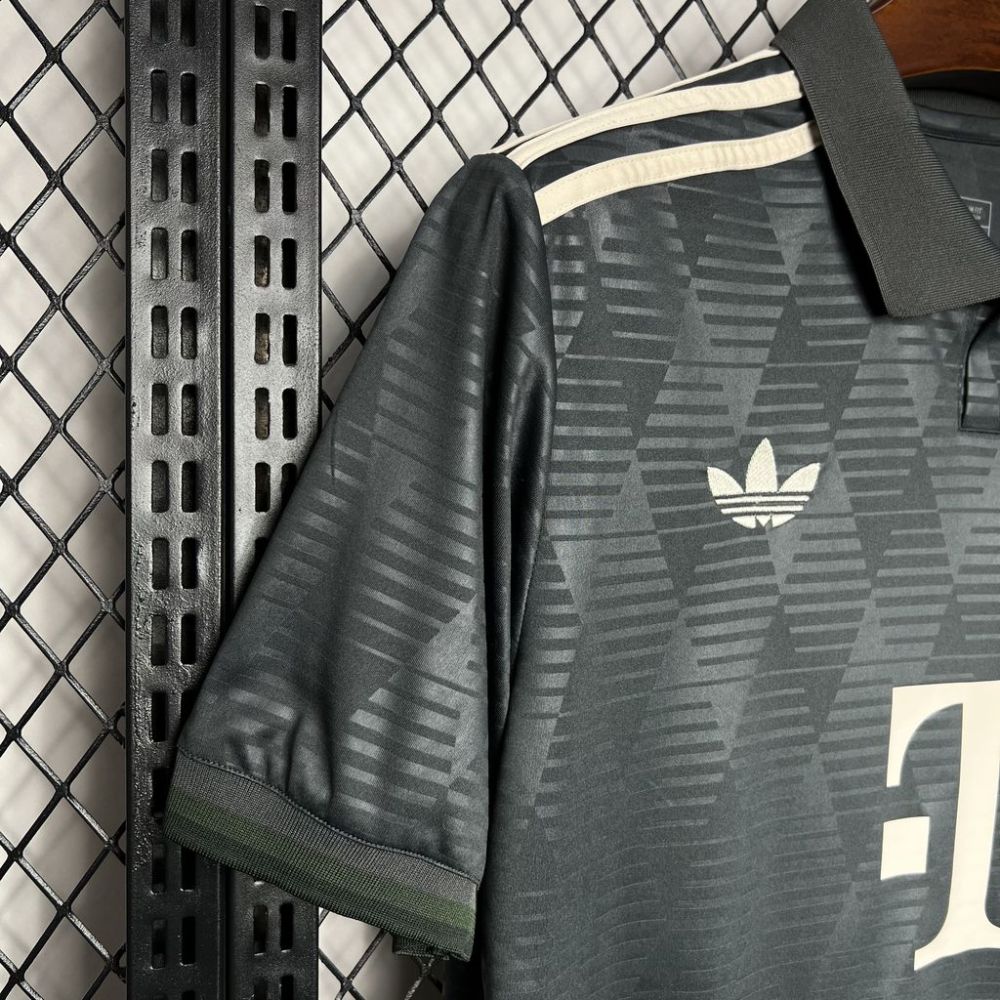 2024-25 Bayern Munchen Oktoberfest football jersey