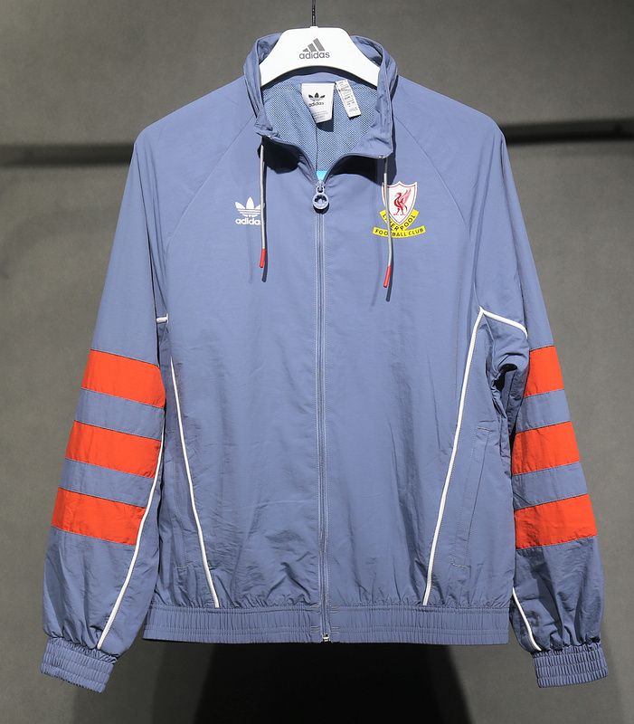 Player Retro Liverpool Windbreaker Kit