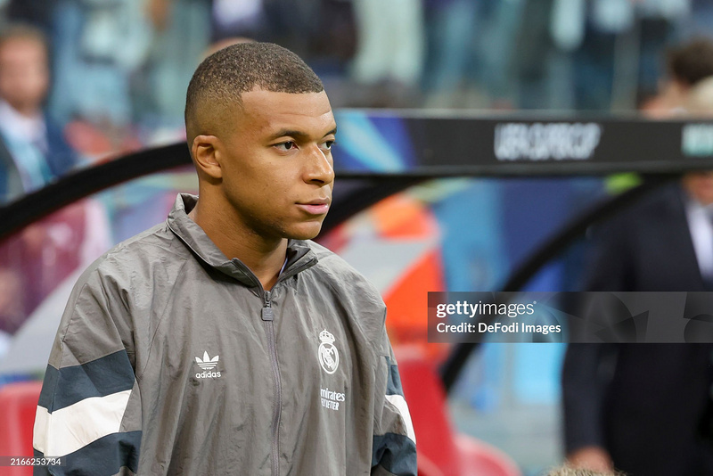 2024 Real Madrid Trefoil Windbreaker Spring and Autumn Set Retro