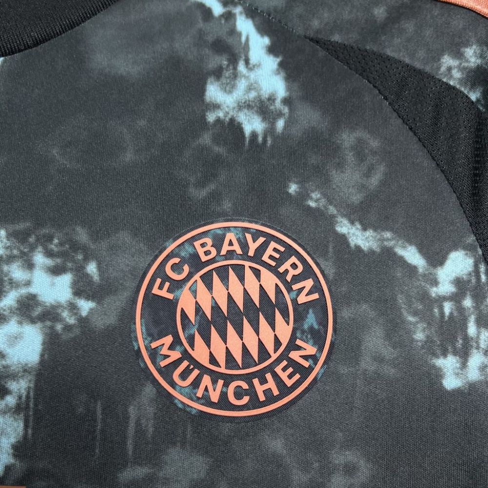 2024-25 Bayern Munchen Away football jersey