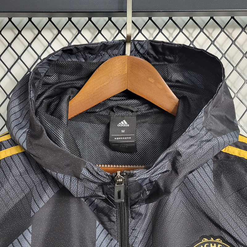 Windbreaker Manchester United black