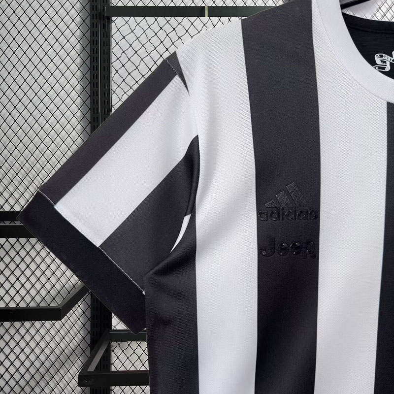 retro 2017 Juventus 120th Anniversary football jersey
