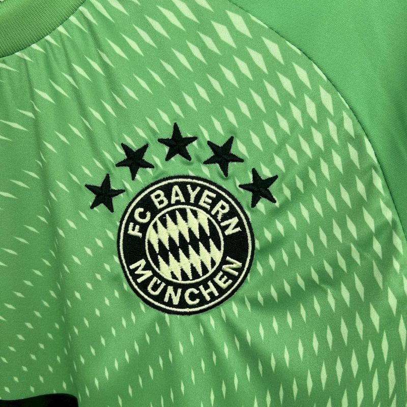 2025-26 Bayern Munchen Green Goalkeeper Football jersey