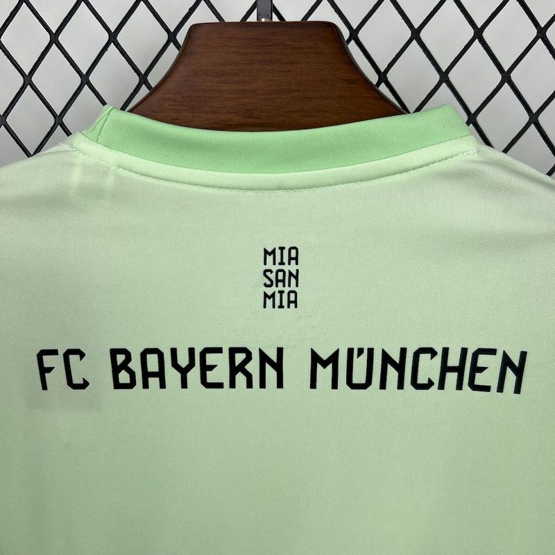 2025-26 Bayern Munchen Green Goalkeeper Kids Football jersey