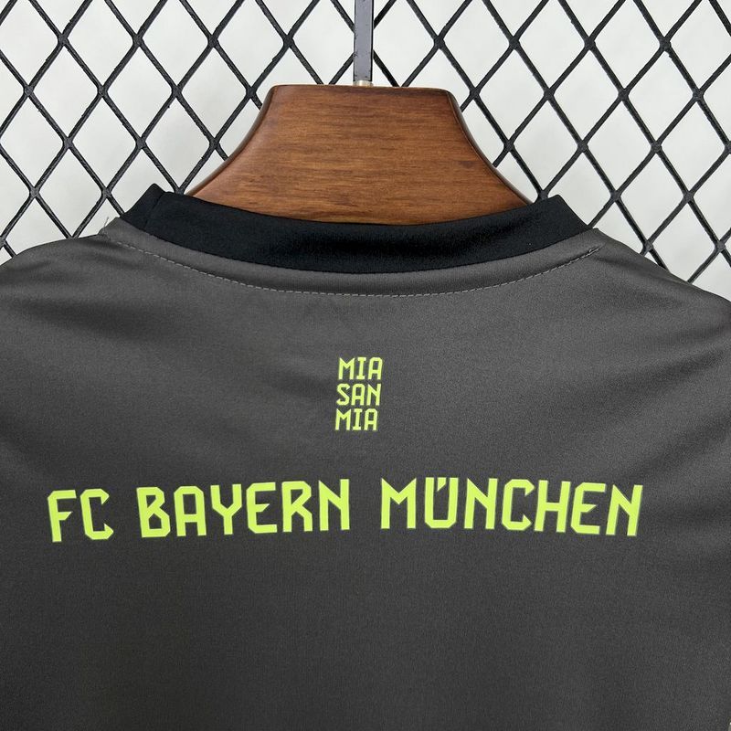 2025-26 Bayern Munchen Blackn Goalkeeper Kids Football jersey