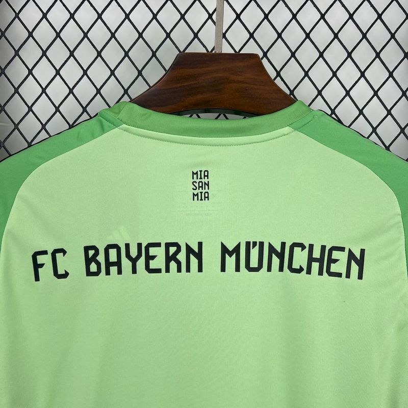 2025-26 Bayern Munchen Green Goalkeeper Football jersey