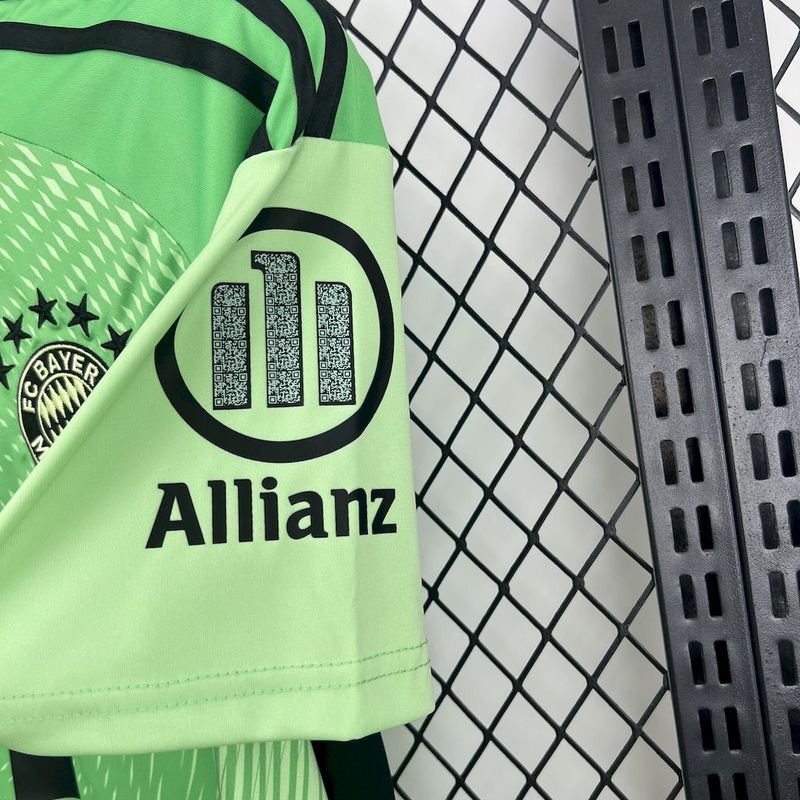 2025-26 Bayern Munchen Green Goalkeeper Football jersey