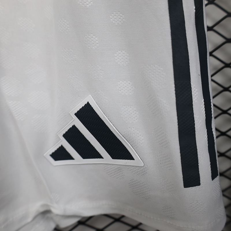 Player 2025-26 shorts Bayern Munchen shorts