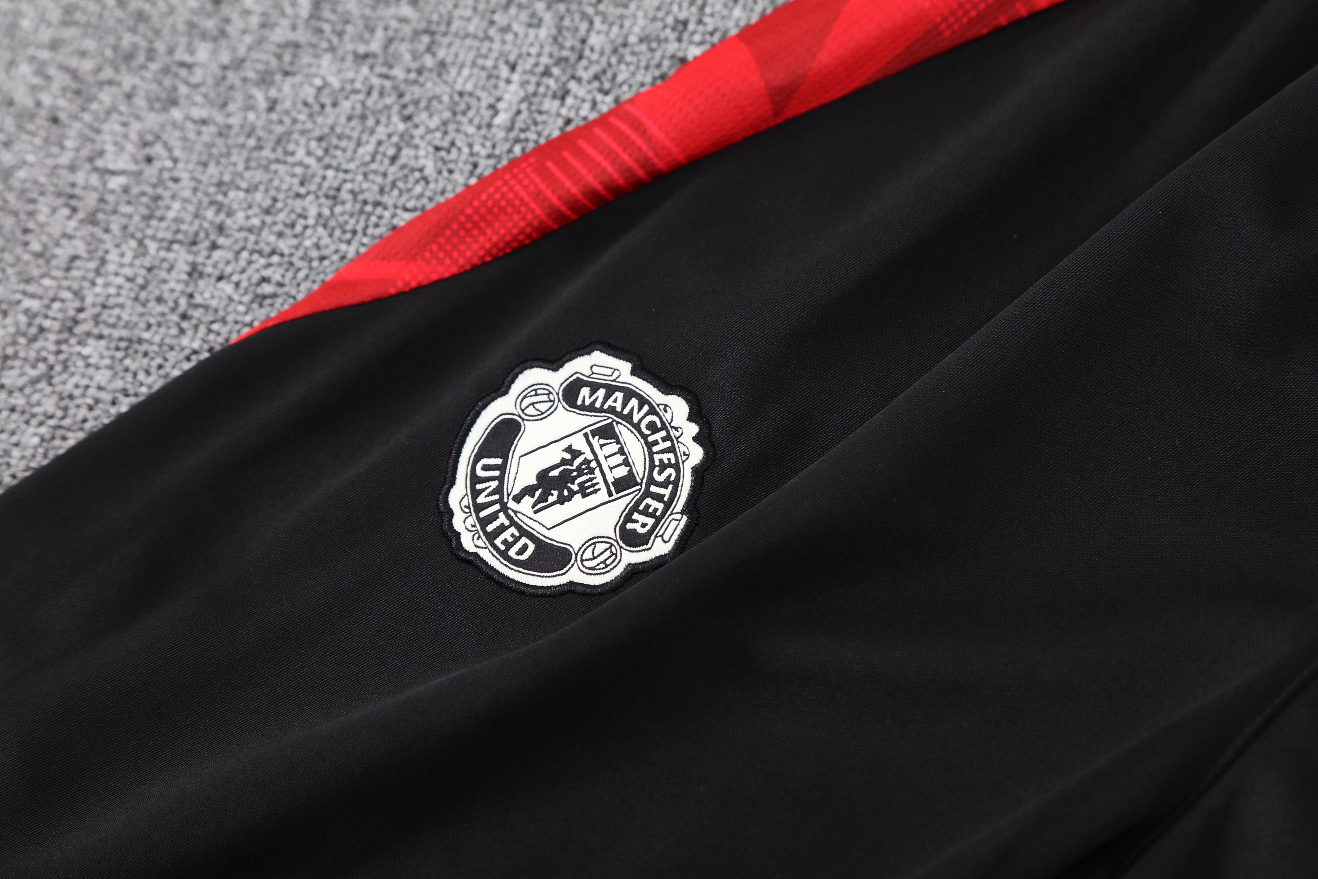 2025-2026 Manchester United hoodie kit for theseason