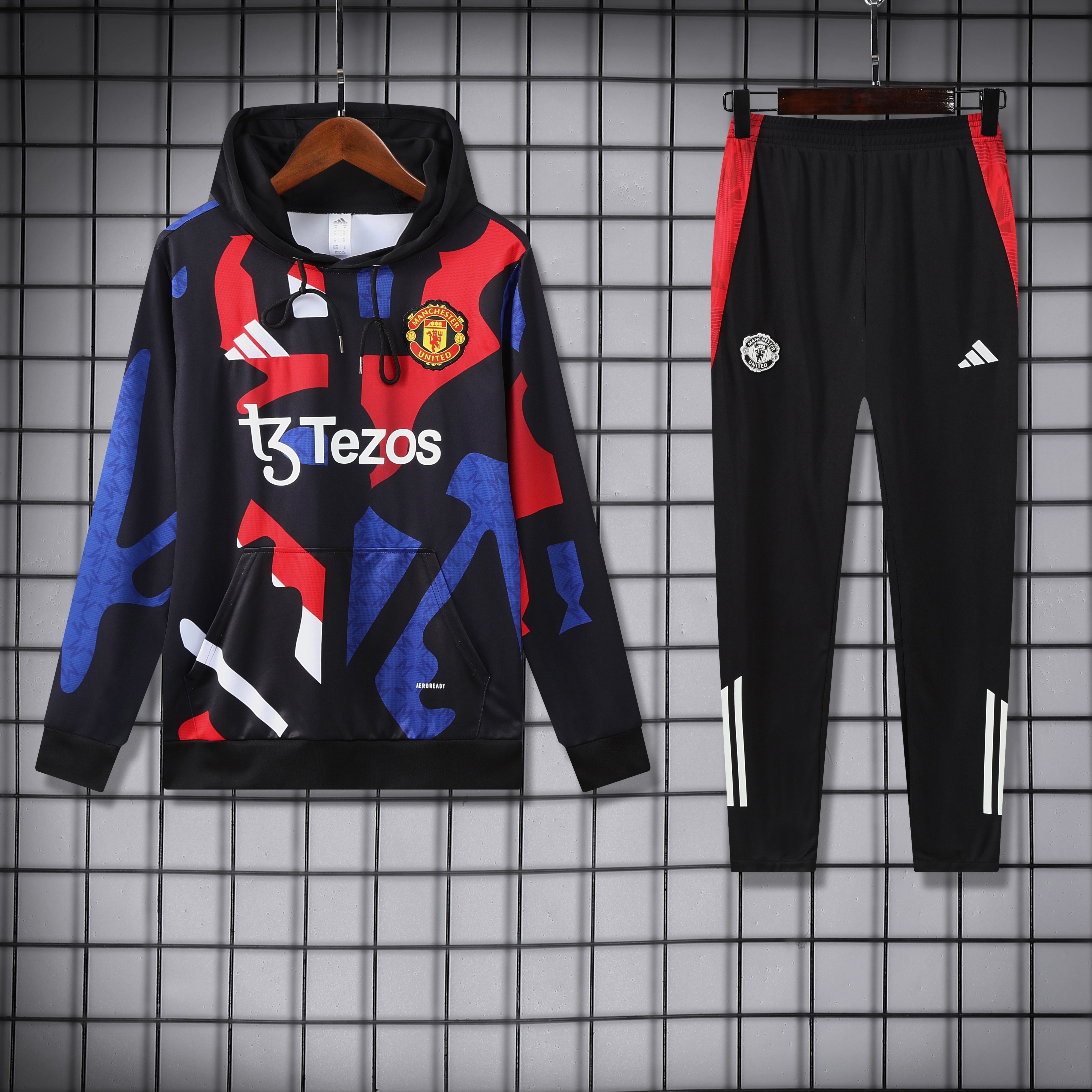 2025-2026 Manchester United hoodie kit for theseason